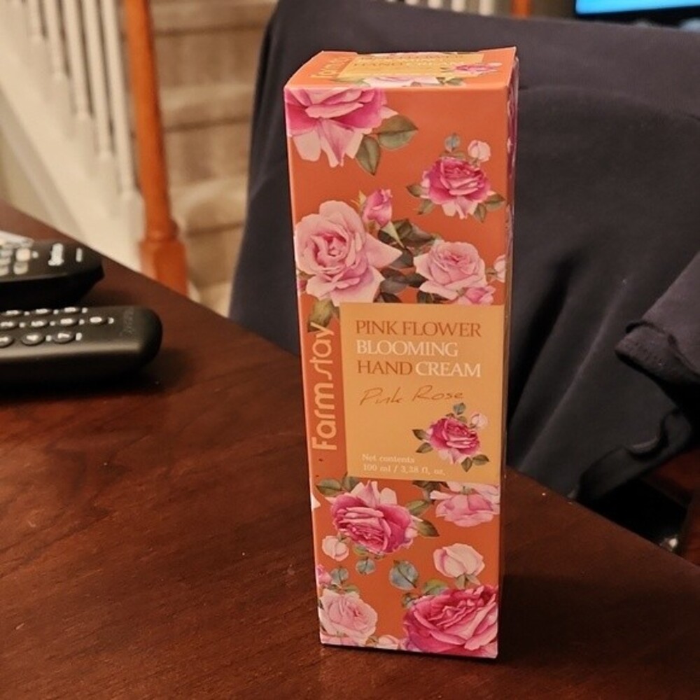 Farm Stay Pink Flower Blooming Hand Cream in Pink Rose Scent NIB!